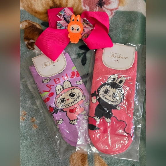 Labubu Character 2 Pair Socks And Hair Bow - Picture 1 of 2